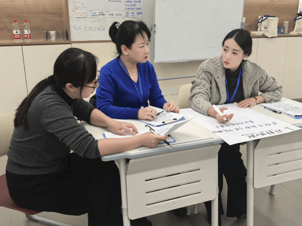 王甲莉老師在參與FDW引導(dǎo)員工作坊培訓(xùn)